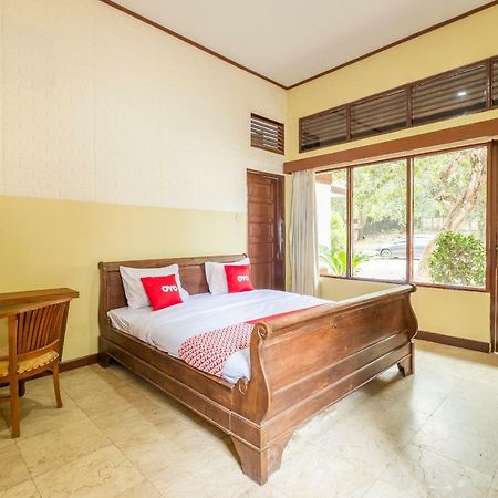 סוקאבומי Oyo 951 Cempaka Ratu Beach Resort מראה חיצוני תמונה