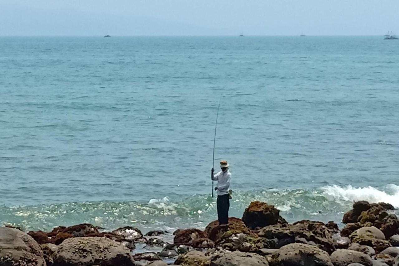 סוקאבומי Oyo 951 Cempaka Ratu Beach Resort מראה חיצוני תמונה