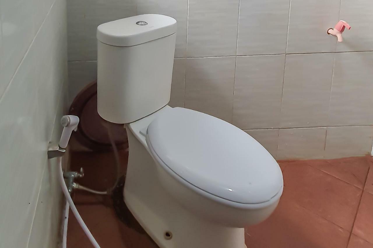 סוקאבומי Oyo 951 Cempaka Ratu Beach Resort מראה חיצוני תמונה