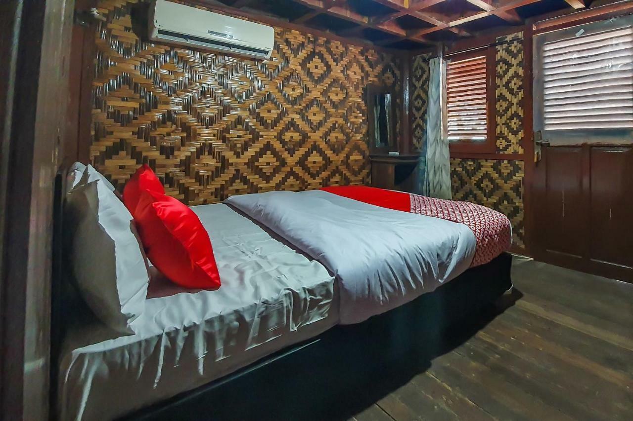 סוקאבומי Oyo 951 Cempaka Ratu Beach Resort מראה חיצוני תמונה