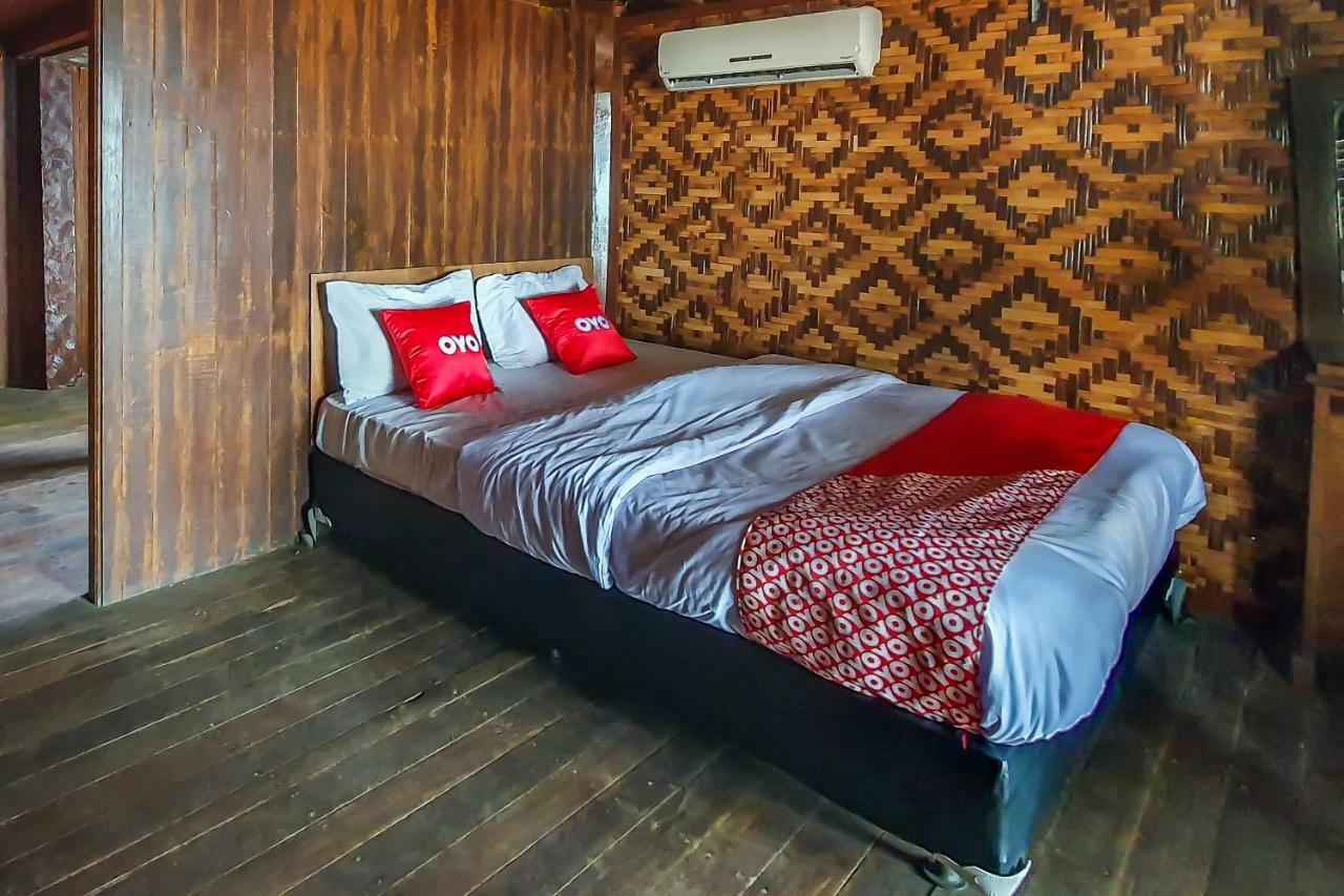 סוקאבומי Oyo 951 Cempaka Ratu Beach Resort מראה חיצוני תמונה