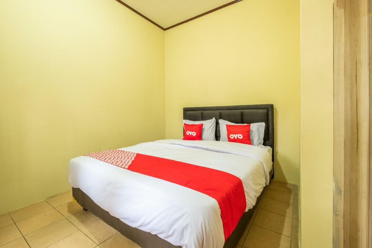 סוקאבומי Oyo 951 Cempaka Ratu Beach Resort מראה חיצוני תמונה