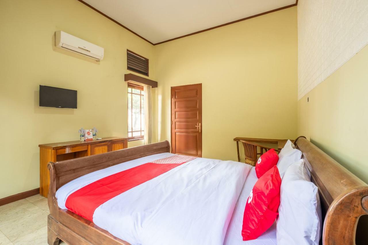 סוקאבומי Oyo 951 Cempaka Ratu Beach Resort מראה חיצוני תמונה