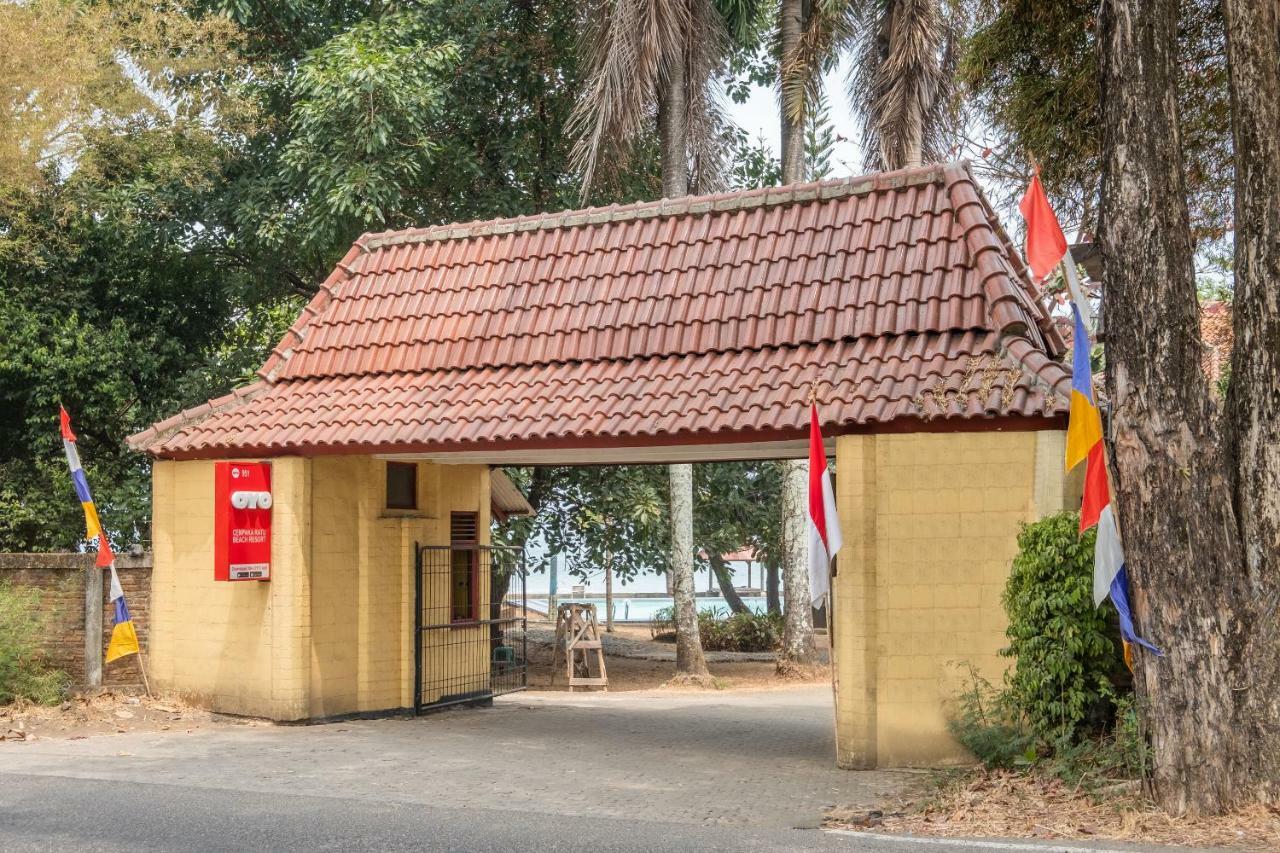 סוקאבומי Oyo 951 Cempaka Ratu Beach Resort מראה חיצוני תמונה