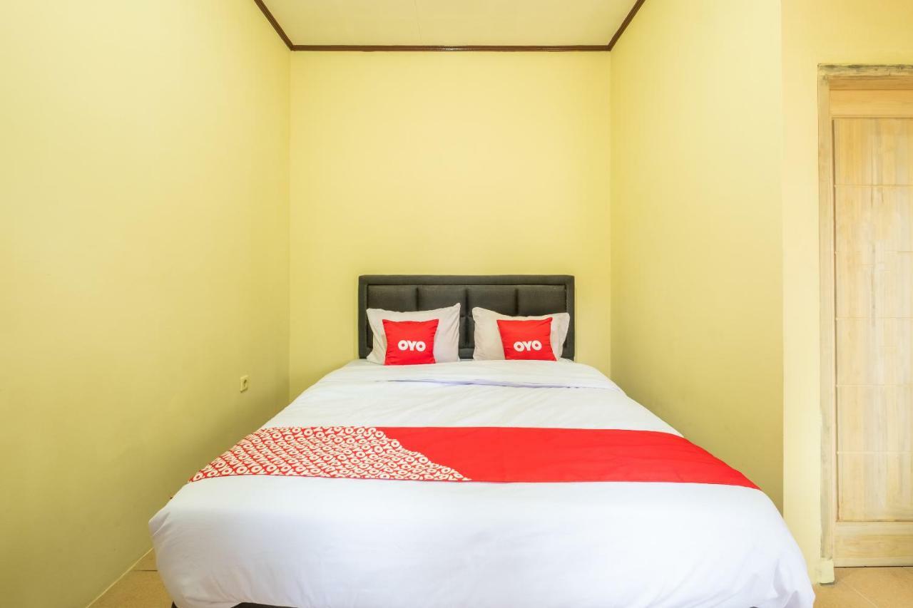 סוקאבומי Oyo 951 Cempaka Ratu Beach Resort מראה חיצוני תמונה