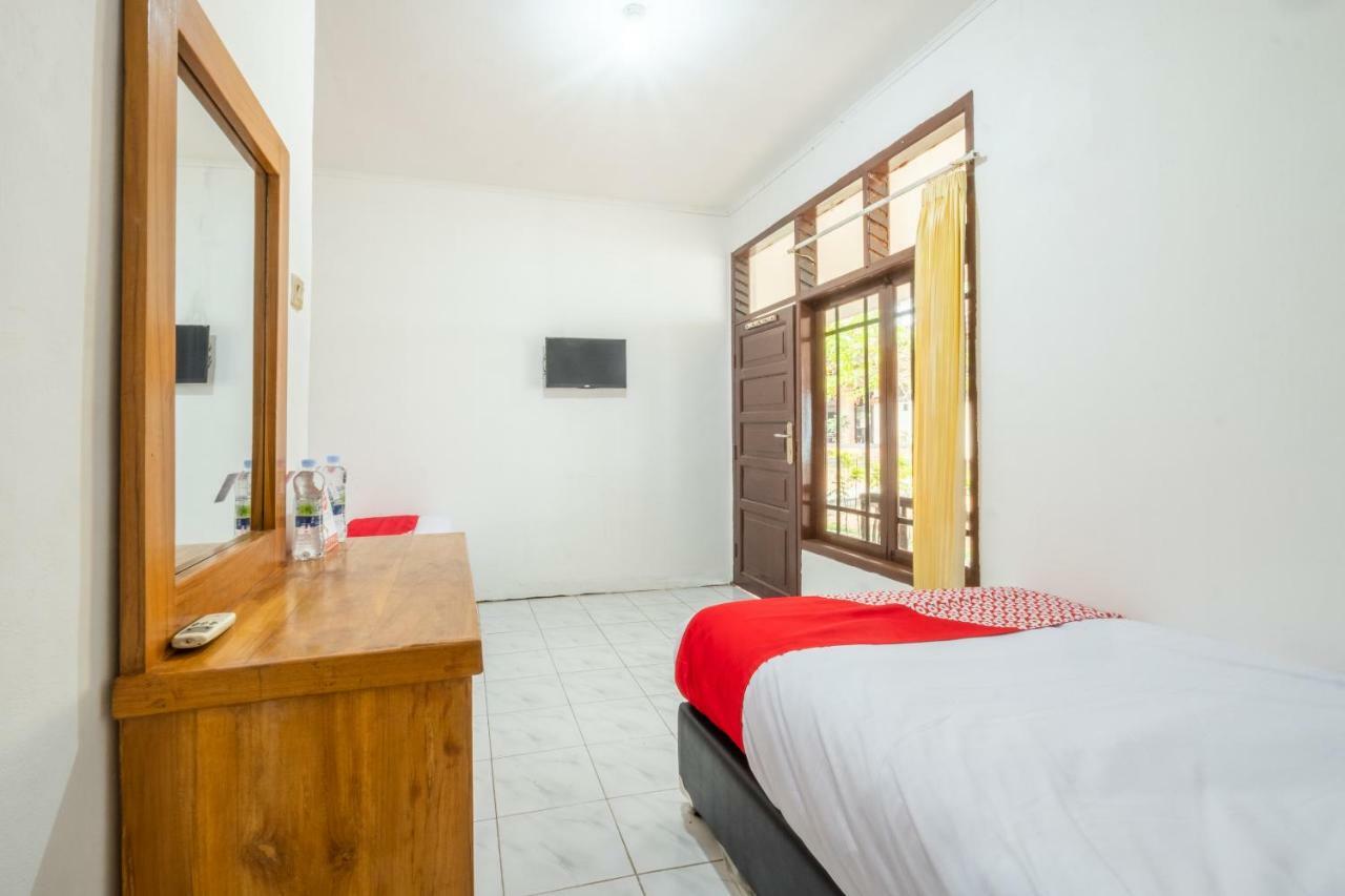סוקאבומי Oyo 951 Cempaka Ratu Beach Resort מראה חיצוני תמונה