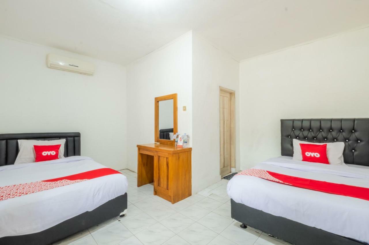 סוקאבומי Oyo 951 Cempaka Ratu Beach Resort מראה חיצוני תמונה