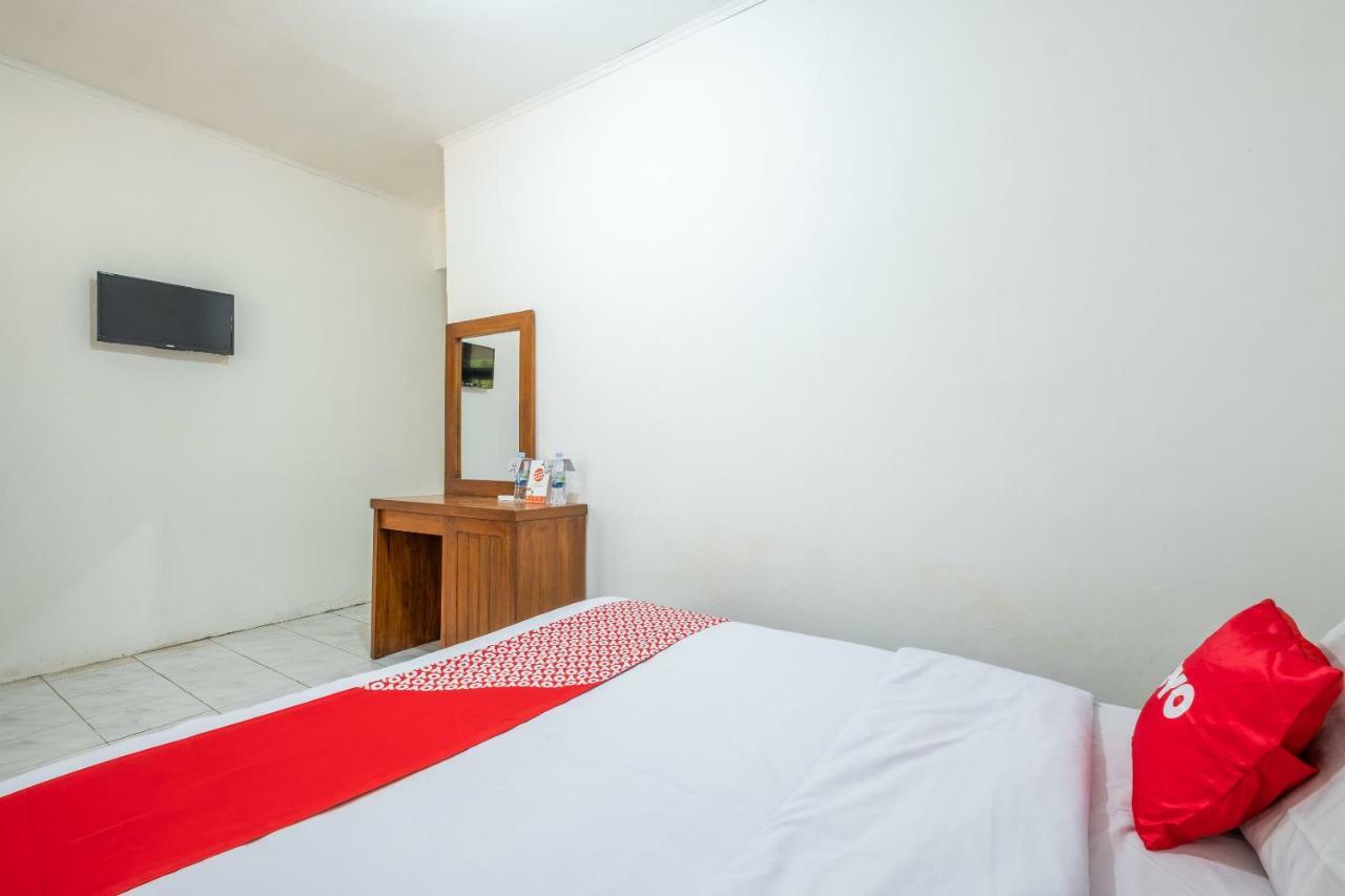 סוקאבומי Oyo 951 Cempaka Ratu Beach Resort מראה חיצוני תמונה