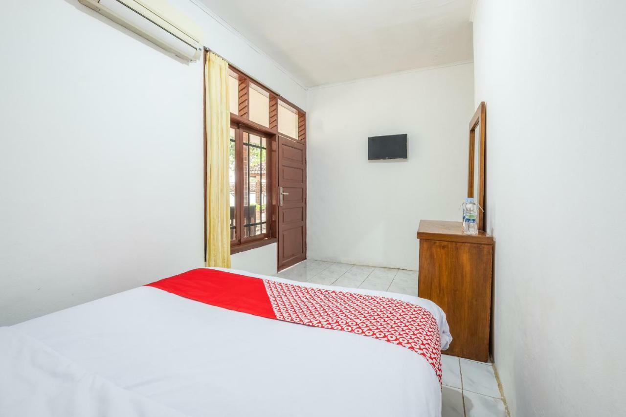 סוקאבומי Oyo 951 Cempaka Ratu Beach Resort מראה חיצוני תמונה
