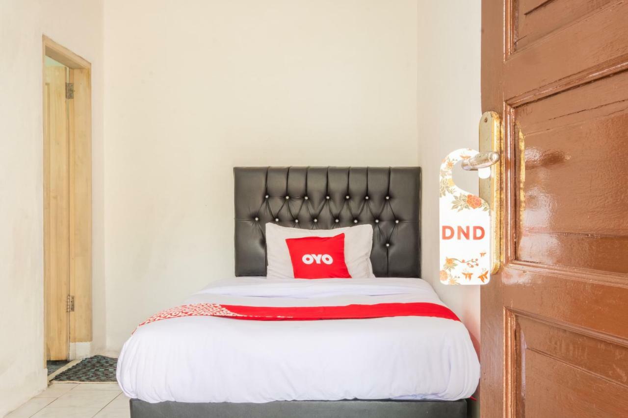 סוקאבומי Oyo 951 Cempaka Ratu Beach Resort מראה חיצוני תמונה